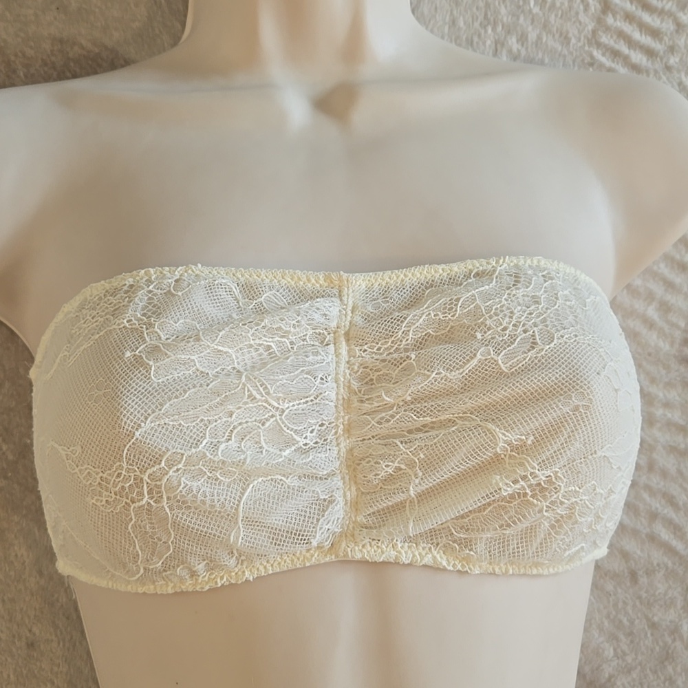 NEW Urban Outfitters Kimchi Blue Lace Bandeau Bra Size S